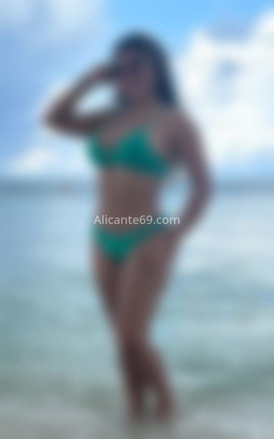 Nikol, joven y guapa latina . 662045115. Citas en ALICANTE, ALICANTE. www.alicante69.com.