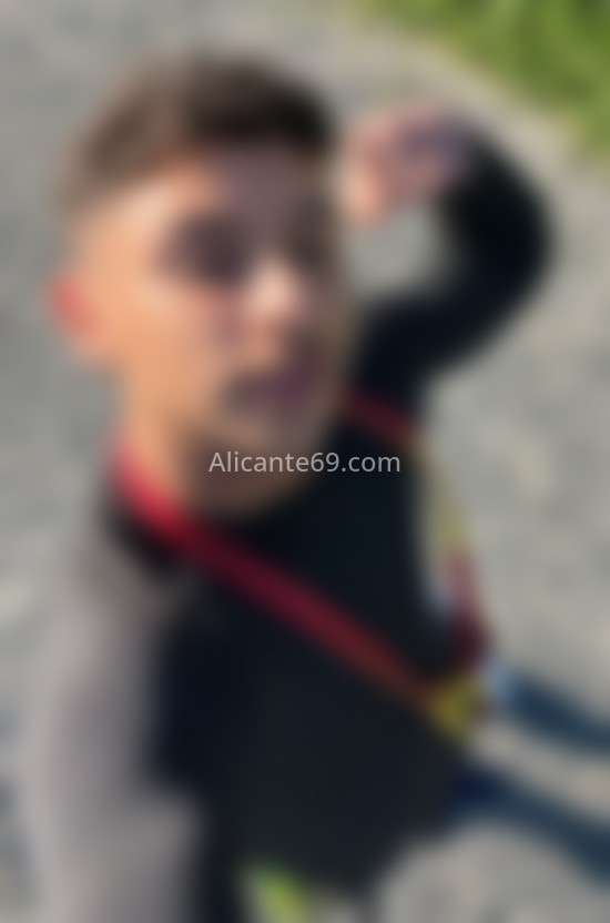Cristian, joven majo. 666293312. Citas en ALICANTE, ALICANTE. www.alicante69.com.