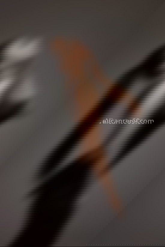 Ema, una guapísima colombiana. 604269647. Citas en ALICANTE, ALICANTE. www.alicante69.com.