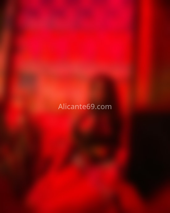 Ema, una guapísima colombiana. 604269647. Citas en ALICANTE, ALICANTE. www.alicante69.com.