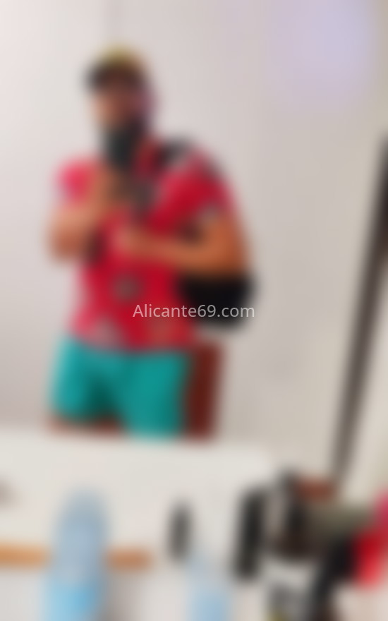 Yisus, latino educado y cautivador. 652087564. Citas en ALICANTE, ALICANTE. www.alicante69.com.