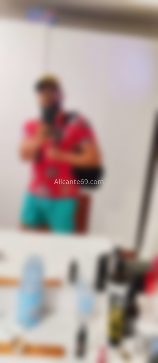 Yisus, latino educado y cautivador. 652087564. Citas en ALICANTE, ALICANTE. www.alicante69.com.