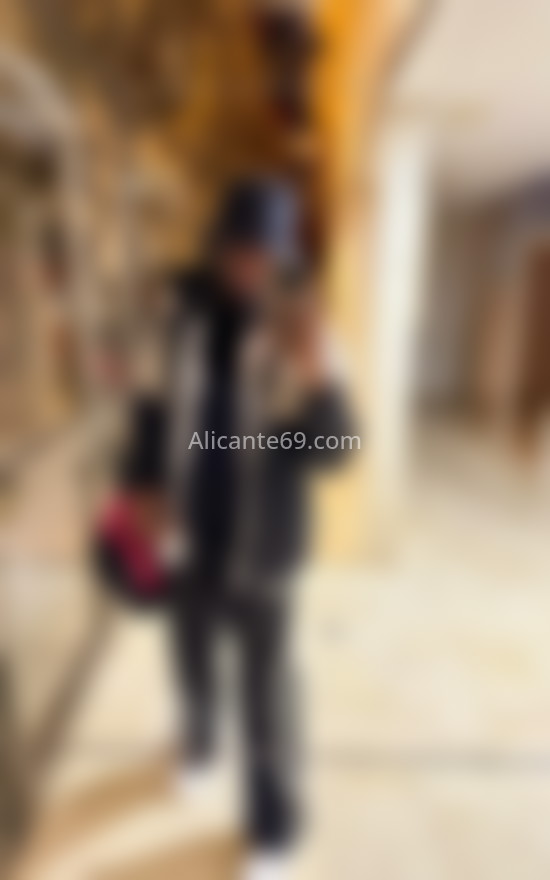 Taylor, cubano. 674814465. Citas en ALICANTE, ALICANTE. www.alicante69.com.