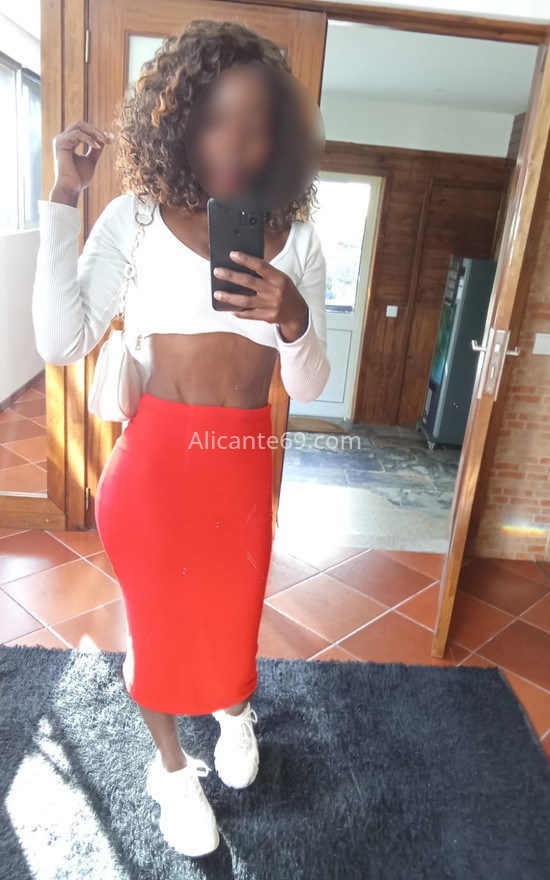 Pamela, colombiana atractiva y divertida. 613360051. Citas en ALICANTE, ALICANTE. www.alicante69.com.