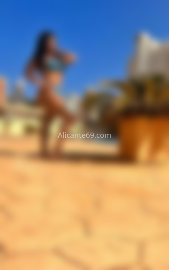 Carolina, bella escort venezolana. 662433404. Citas en ALICANTE, ALICANTE. www.alicante69.com.