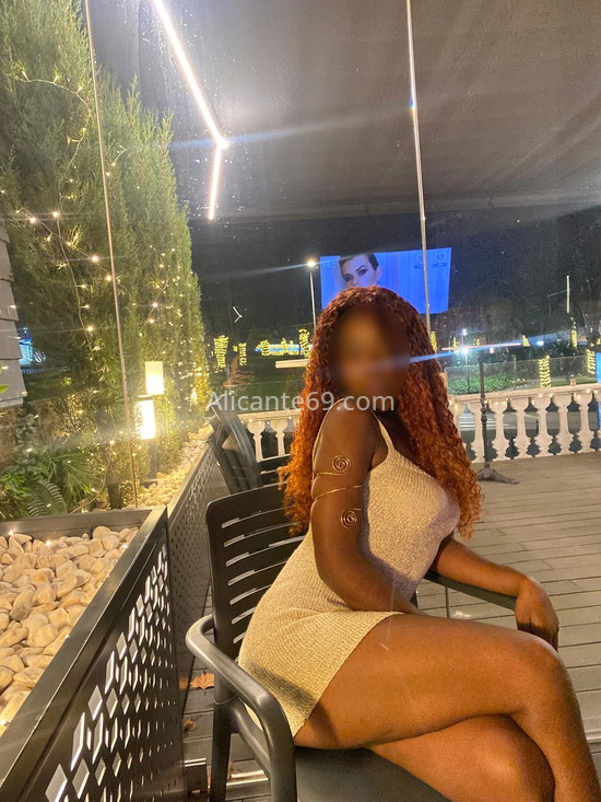 Pamela, colombiana atractiva y divertida. 613360051. Citas en ALICANTE, ALICANTE. www.alicante69.com.