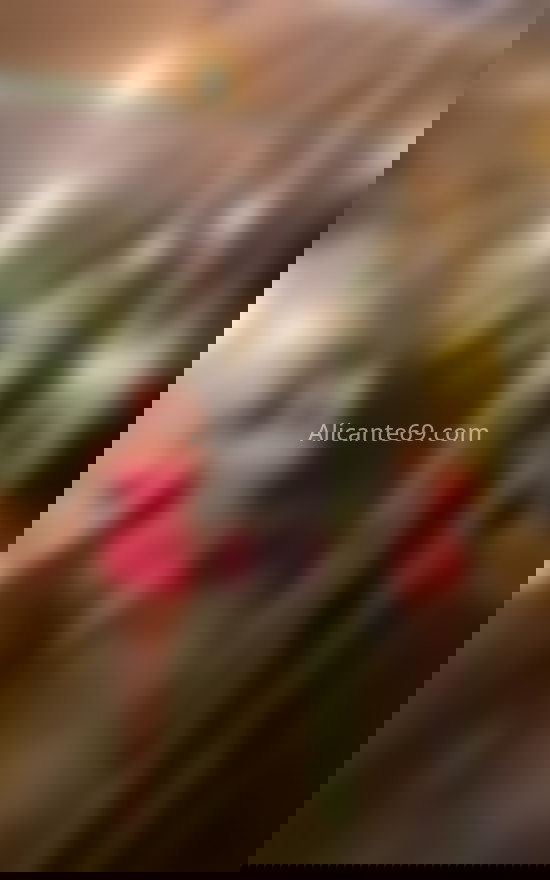 Valentina, joven colombiana . 692492563. Citas en ALICANTE, ALICANTE. www.alicante69.com.