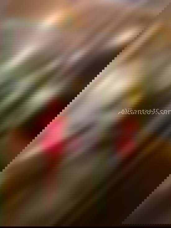 Valentina, joven colombiana . 692492563. Citas en ALICANTE, ALICANTE. www.alicante69.com.