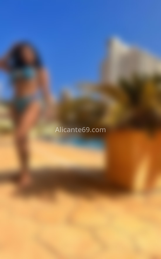 Carolina, bella escort venezolana. 662433404. Citas en ALICANTE, ALICANTE. www.alicante69.com.
