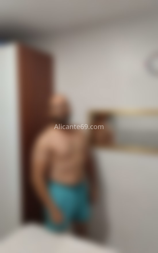 Yisus, latino educado y cautivador. 652087564. Citas en ALICANTE, ALICANTE. www.alicante69.com.