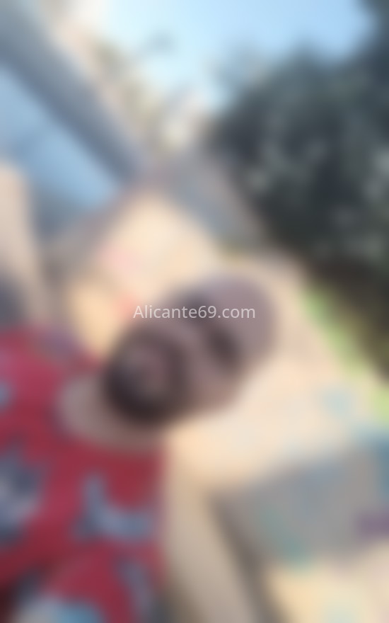 Yisus, latino educado y cautivador. 652087564. Citas en ALICANTE, ALICANTE. www.alicante69.com.