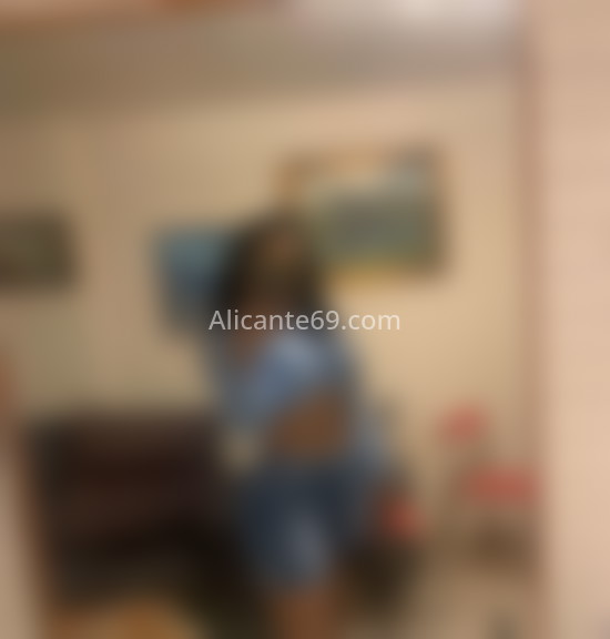 Carolina, bella escort venezolana. 662433404. Citas en ALICANTE, ALICANTE. www.alicante69.com.