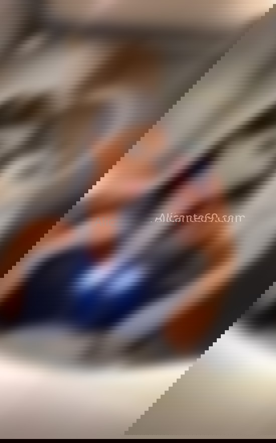 Eva, joven y guapa colombiana . 613362111. Citas en ALICANTE, ALICANTE. www.alicante69.com.