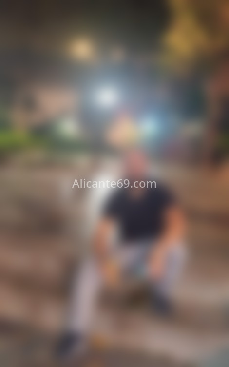 Yisus, latino educado y cautivador. 652087564. Citas en ALICANTE, ALICANTE. www.alicante69.com.