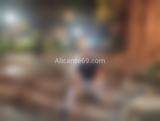 Yisus, latino educado y cautivador. 652087564. Citas en ALICANTE, ALICANTE. www.alicante69.com.