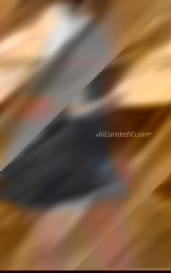 Cristina, jovencita de piel canela. 654445525. Citas en ALICANTE, ALICANTE. www.alicante69.com.