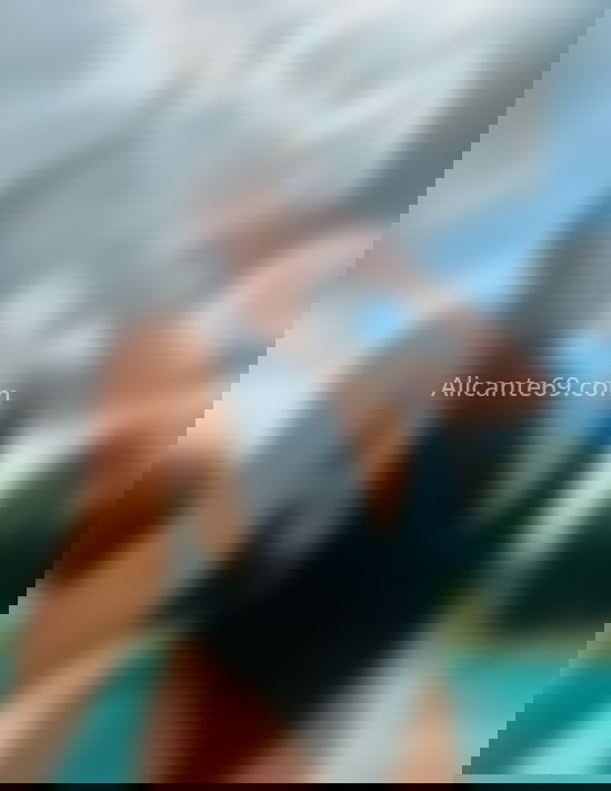 Celeste, colombiana muy diverida. 642499545. Citas en ALICANTE, ALICANTE. www.alicante69.com.