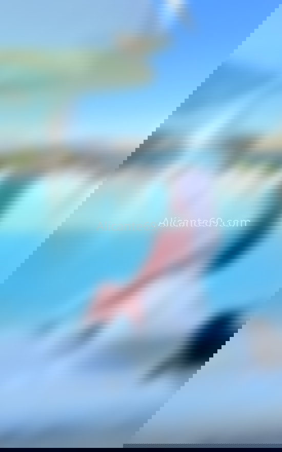 Karol, recién llegada joven latina. 624380989. Citas en ALICANTE, ALICANTE. www.alicante69.com.