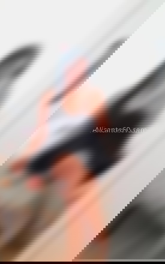 Karol, recién llegada joven latina. 624380989. Citas en ALICANTE, ALICANTE. www.alicante69.com.