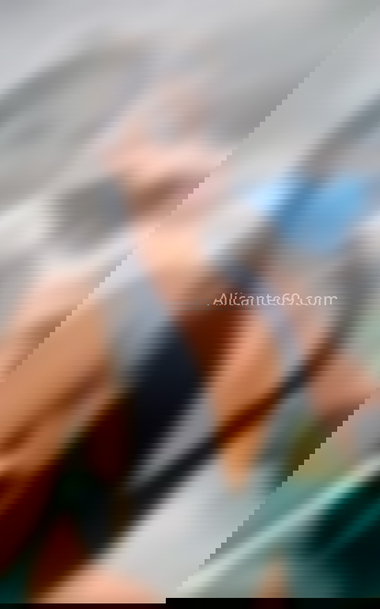 Celeste, colombiana muy diverida. 642499545. Citas en ALICANTE, ALICANTE. www.alicante69.com.