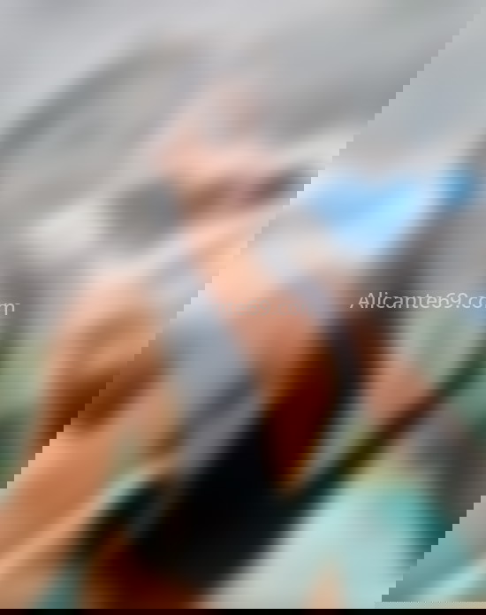 Celeste, colombiana muy diverida. 642499545. Citas en ALICANTE, ALICANTE. www.alicante69.com.