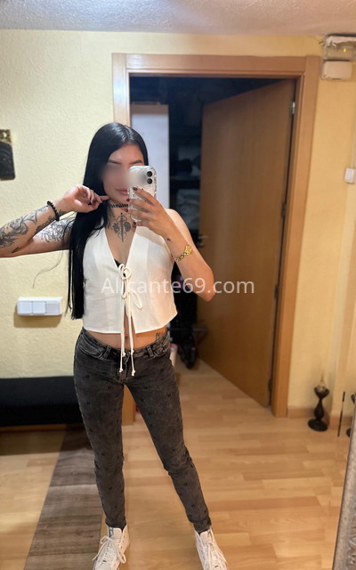 Vanessa, jovencita venezolana 24 años . 611886443. Citas en ALICANTE, ALICANTE. www.alicante69.com.