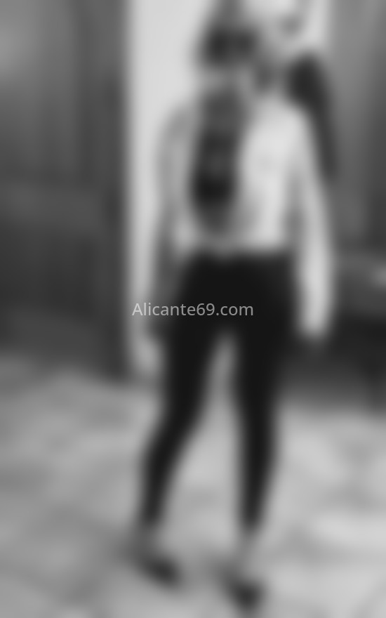 Julia, brasileña. 623245185. Citas en ALICANTE, ALICANTE. www.alicante69.com.