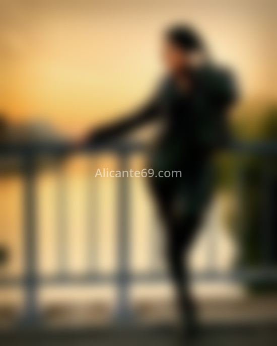Angelina, chica trans con sonrisa única . 641837988. Citas en ALICANTE, ALICANTE. www.alicante69.com.