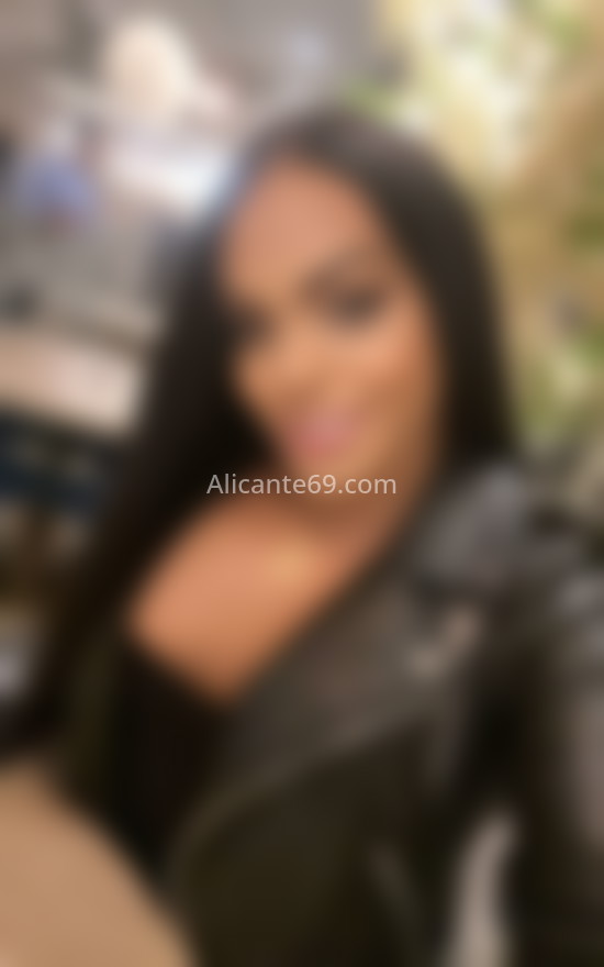 Angelina, chica trans con sonrisa única . 641837988. Citas en ALICANTE, ALICANTE. www.alicante69.com.
