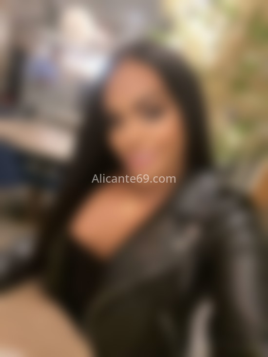 Angelina, chica trans con sonrisa única . 641837988. Citas en ALICANTE, ALICANTE. www.alicante69.com.