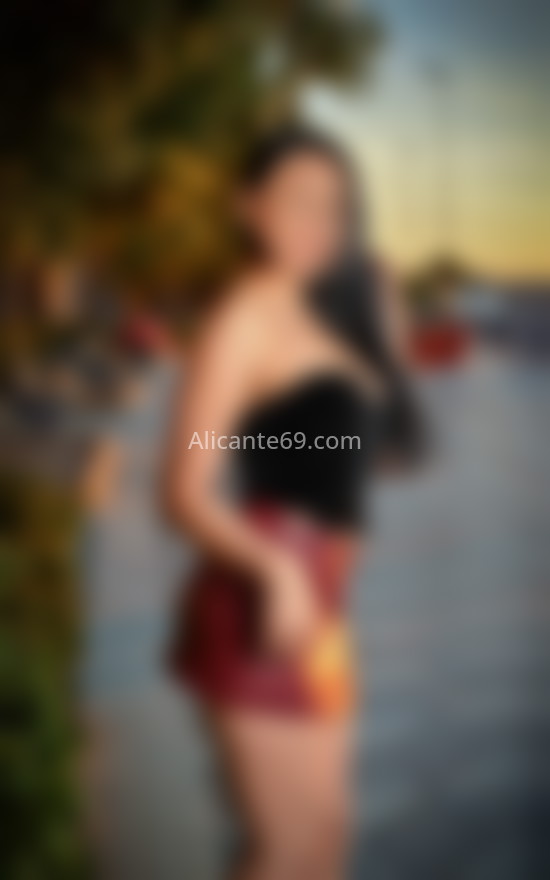 Jessi, chica hondureña. 666188475. Citas en ALICANTE, ALICANTE. www.alicante69.com.