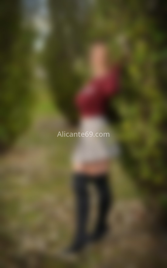 Selena, con ganas de pasarlo muy bien. 687237502. Citas en ALICANTE, ALICANTE. www.alicante69.com.