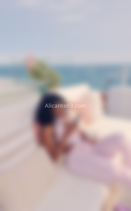 Lila, chica caribeña muy exótica . 652440169. Citas en ALICANTE, ALICANTE. www.alicante69.com.