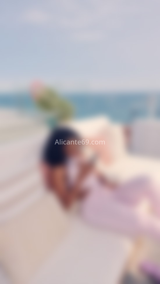 Lila, chica caribeña muy exótica . 652440169. Citas en ALICANTE, ALICANTE. www.alicante69.com.