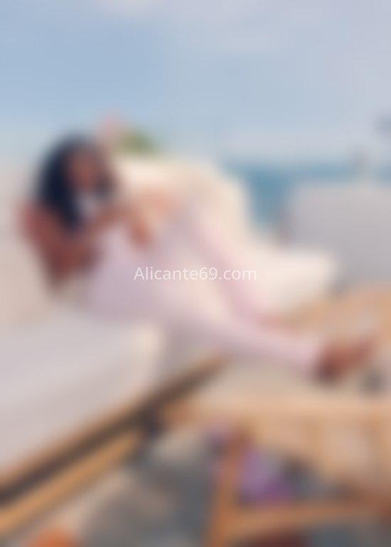Lila, chica caribeña muy exótica . 652440169. Citas en ALICANTE, ALICANTE. www.alicante69.com.