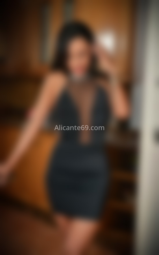 Sofia, chica risueña y cariñosa. 652430742. Citas en ALICANTE, ALICANTE. www.alicante69.com.