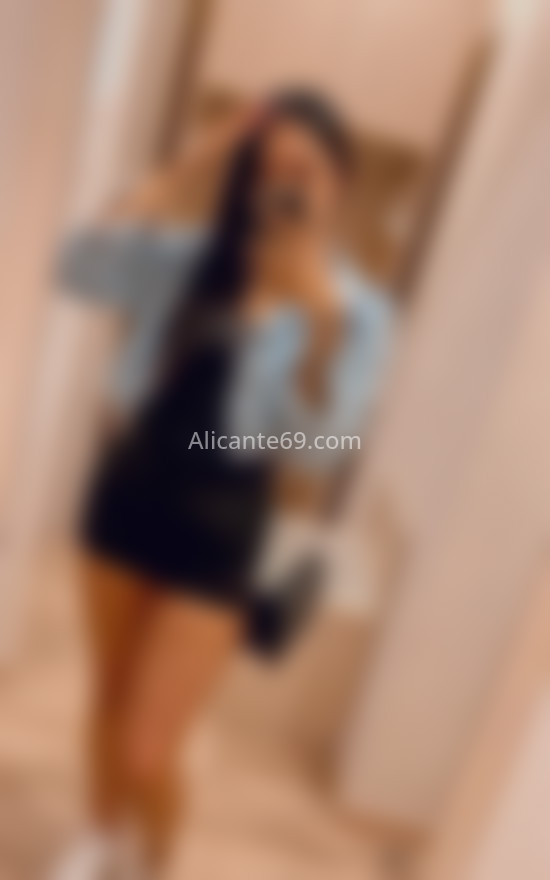 Valentina, jovencita colombiana. 642479672. Citas en ALICANTE, ALICANTE. www.alicante69.com.