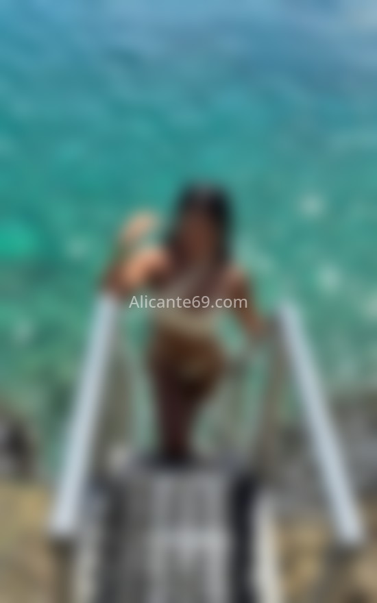 Samy, joven colombiana. 647558468. Citas en ALICANTE, ALICANTE. www.alicante69.com.