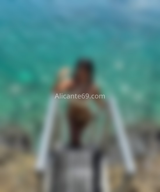 Samy, joven colombiana. 647558468. Citas en ALICANTE, ALICANTE. www.alicante69.com.