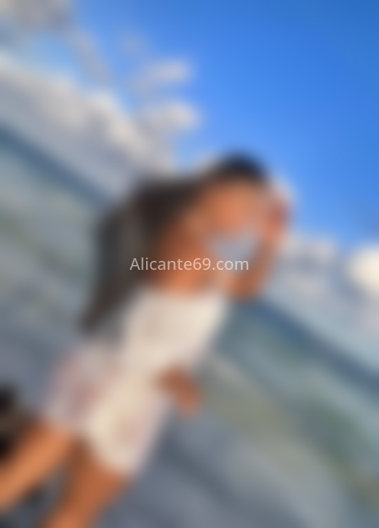 Samy, joven colombiana. 647558468. Citas en ALICANTE, ALICANTE. www.alicante69.com.