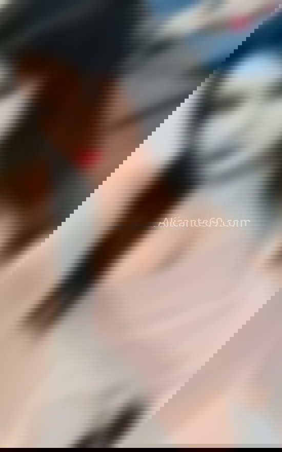 Sofía, linda colombiana de 22 años. 634150184. Citas en ALICANTE, ALICANTE. www.alicante69.com.