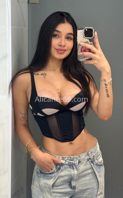 Nicoll, delgadita y guapísima. 697428269. Citas en ALICANTE, ALICANTE. www.alicante69.com.