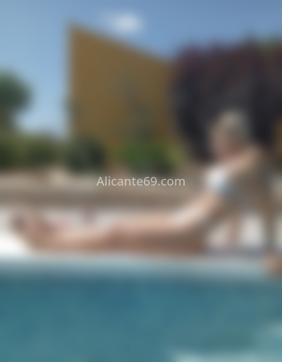 Danna, rubita dulce, coqueta y elegante. 605762984. Citas en ALICANTE, ALICANTE. www.alicante69.com.