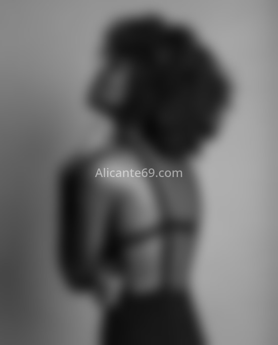 Nahomy, exótica latina. 631588272. Citas en ALICANTE, ALICANTE. www.alicante69.com.