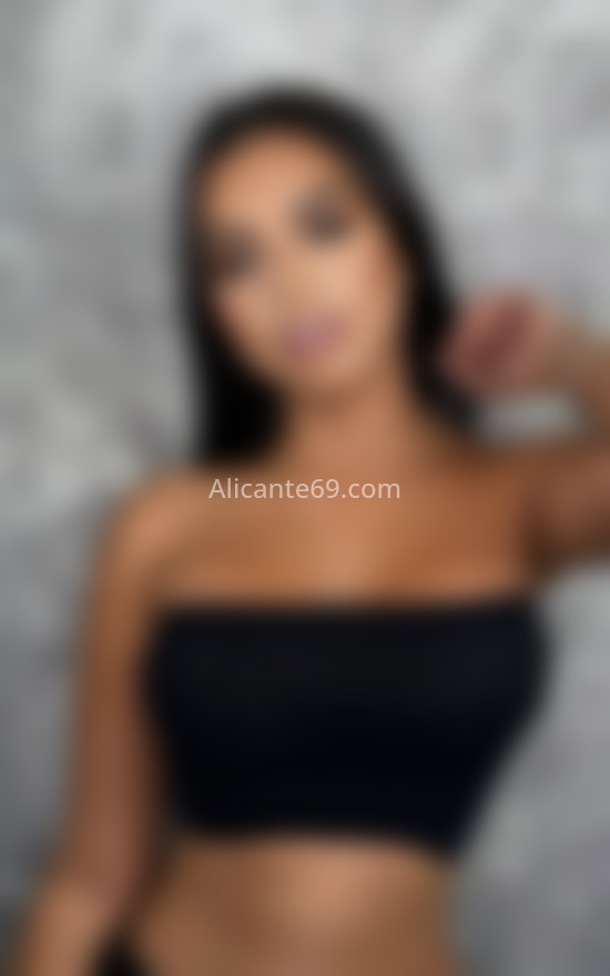 Emily, joven latina. 637285428. Citas en ALICANTE, ALICANTE. www.alicante69.com.