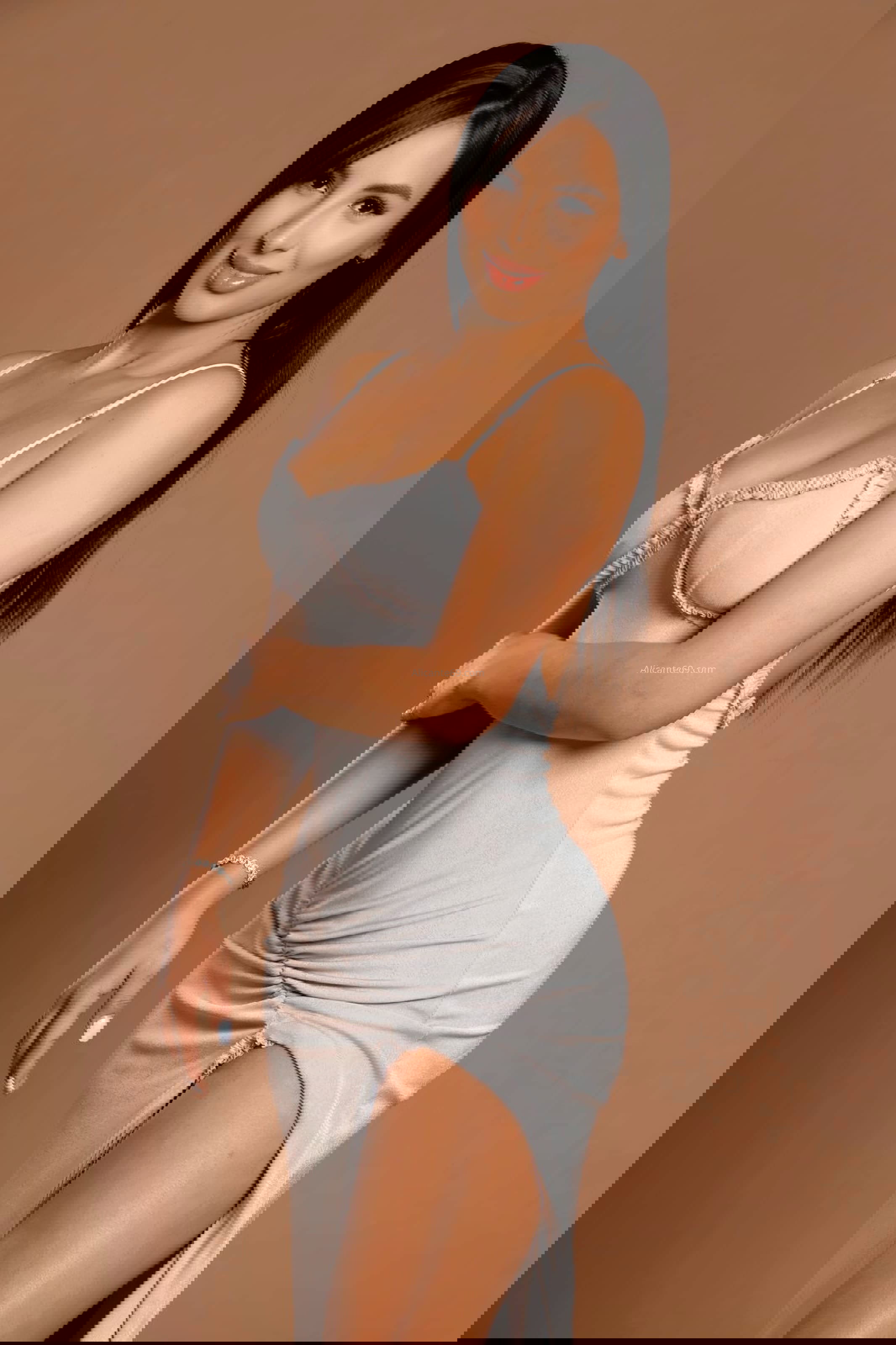 Sofi, colombiana muy maja. 637285428. Citas en ALICANTE, ALICANTE. www.alicante69.com.