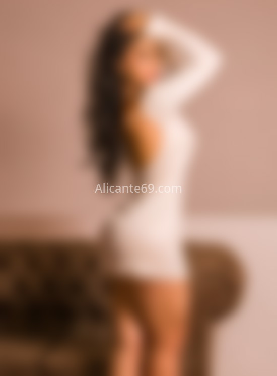 Dani, morena muy simpática. 637285428. Citas en ALICANTE, ALICANTE. www.alicante69.com.