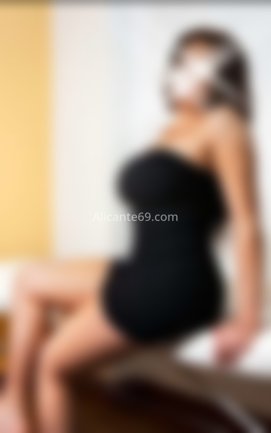 Alba, una mujer colombiana que destaca. 652090496. Citas en ALICANTE, ALICANTE. www.alicante69.com.