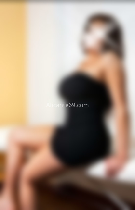 Alba, una mujer colombiana que destaca. 652090496. Citas en ALICANTE, ALICANTE. www.alicante69.com.
