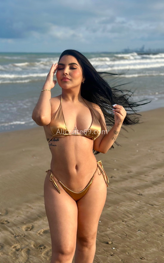Dana, colombiana extrovertida y fiestera. 687051708. Citas en ALICANTE, ALICANTE. www.alicante69.com.